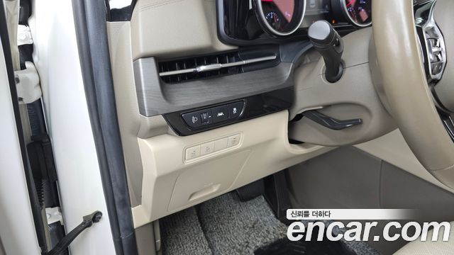 Kia Canival 2021 — photo 21