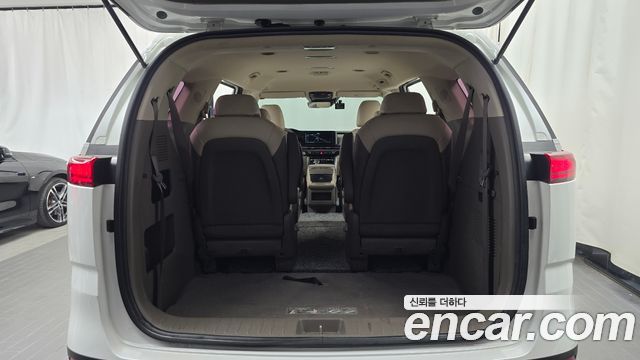 Kia Canival 2021 — photo 26