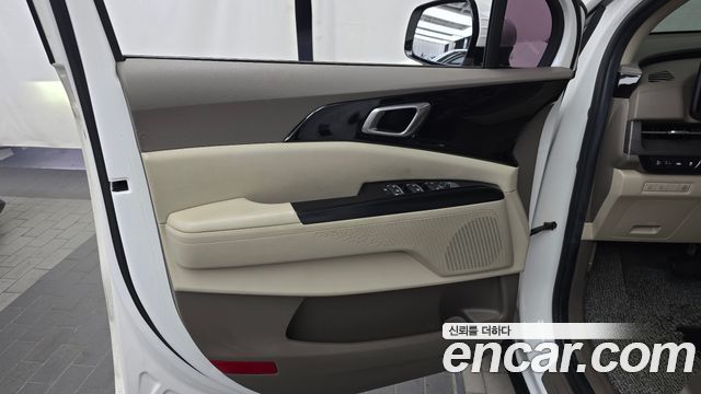 Kia Canival 2021 — photo 14