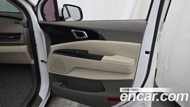 Kia Canival 2021 — photo 15