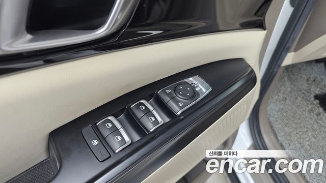 Kia Canival 2021 — photo 28