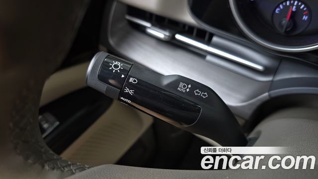 Kia Canival 2021 — photo 30