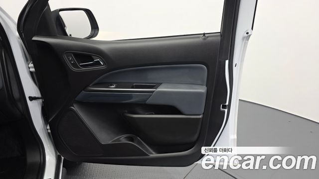 Chevrolet Korea Colorado 2022 — photo 14