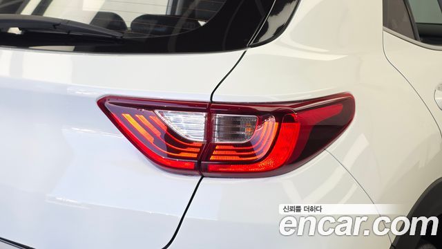 Kia Stonic 2018 — photo 9