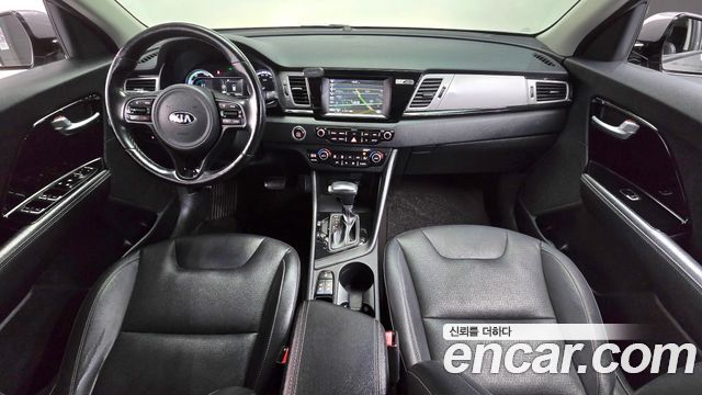 Kia Niro 2018 — photo 10