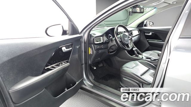 Kia Niro 2018 — photo 13