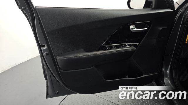 Kia Niro 2018 — photo 14