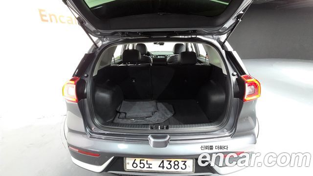 Kia Niro 2018 — photo 28