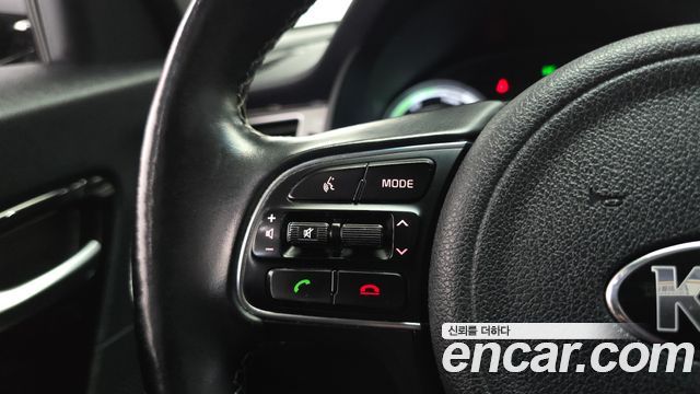 Kia Niro 2018 — photo 30