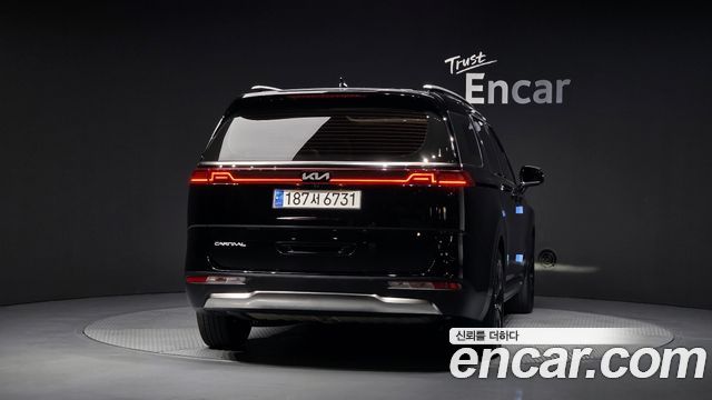 Kia Canival 2023 — photo 4