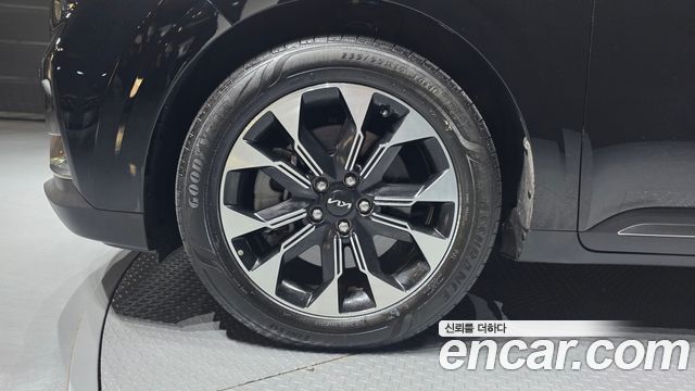 Kia Canival 2023 — photo 5