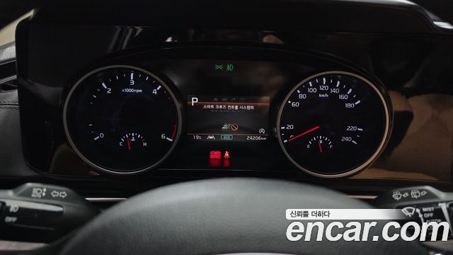 Kia Canival 2023 — photo 8