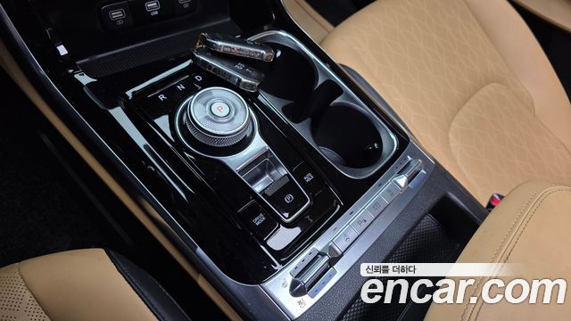 Kia Canival 2023 — photo 9