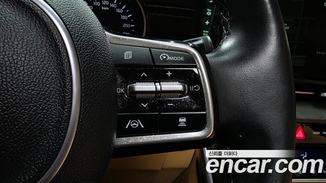 Kia Canival 2023 — photo 16