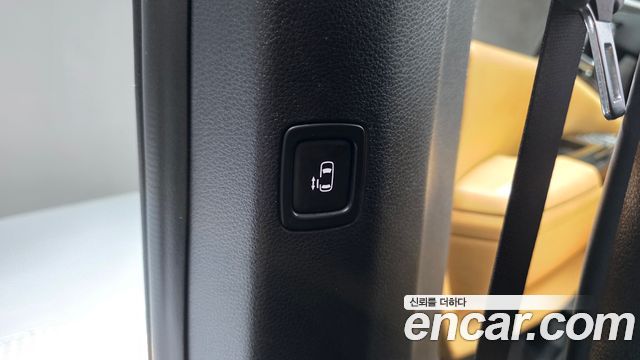 Kia Canival 2023 — photo 17