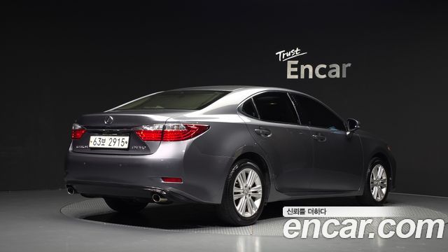 Lexus ES 2015 — photo 2