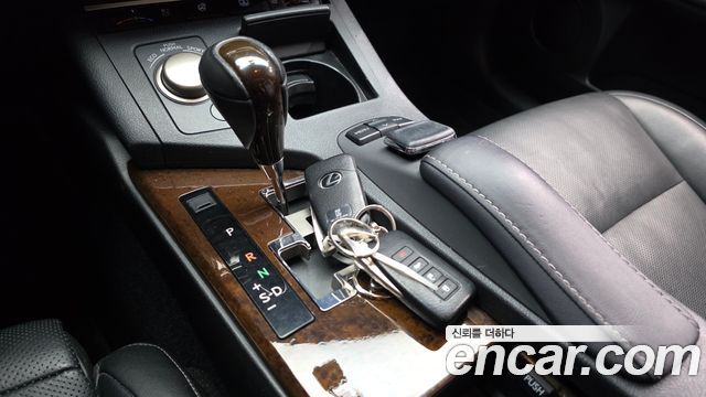 Lexus ES 2015 — photo 12