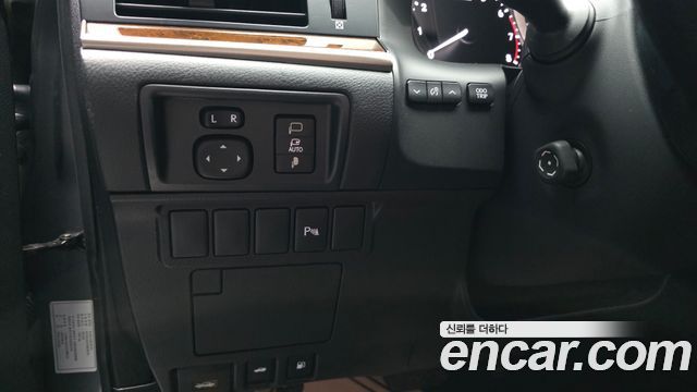 Lexus ES 2015 — photo 22