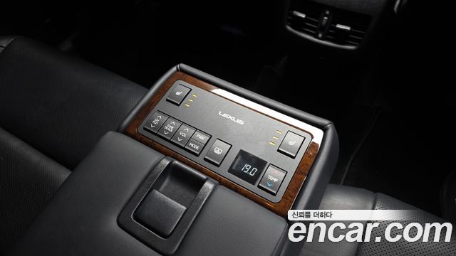 Lexus ES 2015 — photo 23