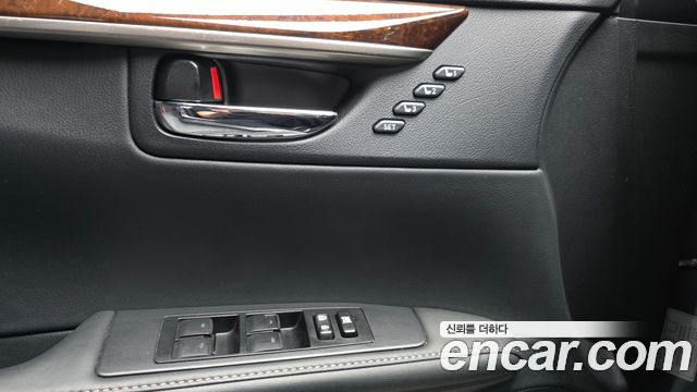 Lexus ES 2015 — photo 28