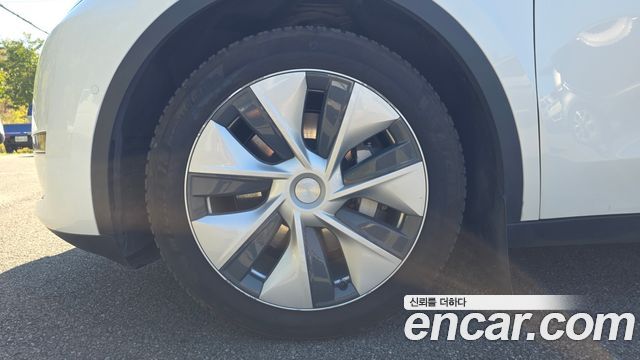 Tesla Model Y 2021 — photo 5