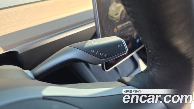 Tesla Model Y 2021 — photo 12
