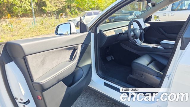 Tesla Model Y 2021 — photo 13