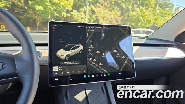 Tesla Model Y 2021 — photo 18