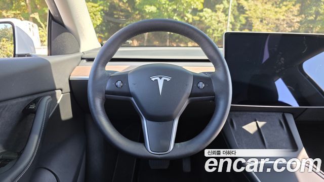 Tesla Model Y 2021 — photo 19