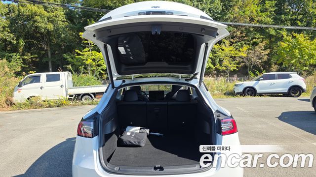 Tesla Model Y 2021 — photo 23