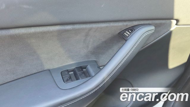 Tesla Model Y 2021 — photo 25