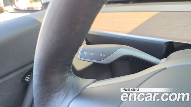 Tesla Model Y 2021 — photo 26