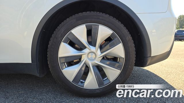 Tesla Model Y 2021 — photo 7