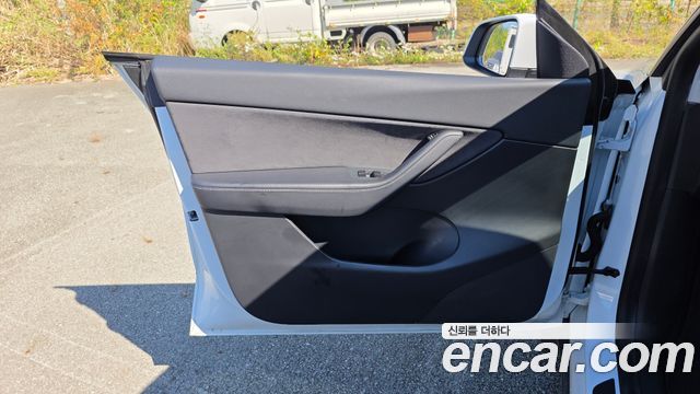 Tesla Model Y 2021 — photo 14