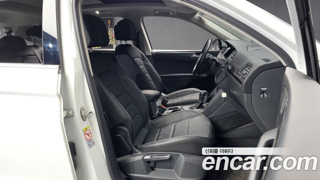 Volkswagen Tiguan 2020 — photo 11