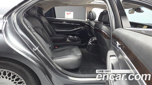 Genesis G90 2019 — photo 12