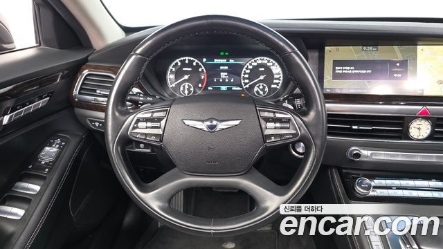 Genesis G90 2019 — photo 13