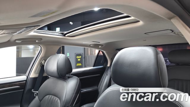 Genesis G90 2019 — photo 19