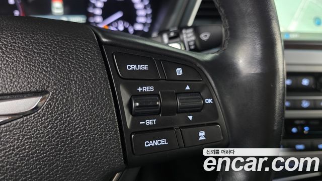 Genesis G80 2017 — photo 20