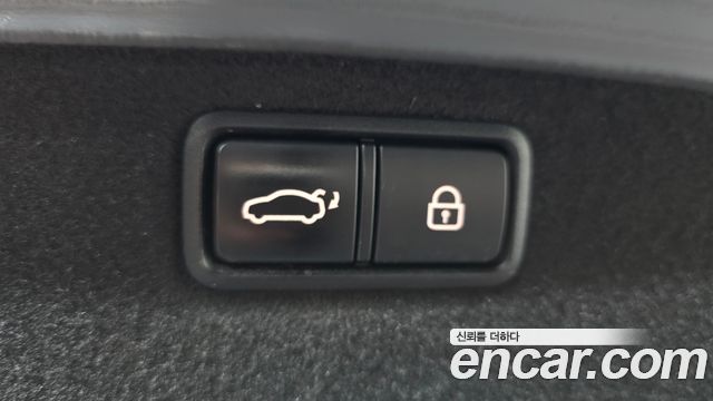 Genesis G80 2017 — photo 21