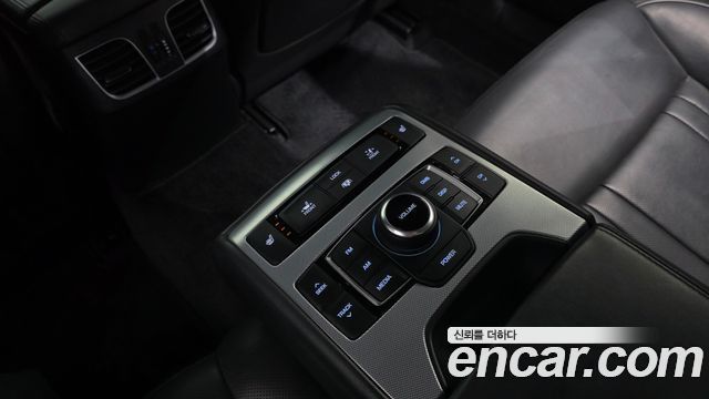 Genesis G80 2017 — photo 22