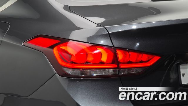 Genesis G80 2017 — photo 9