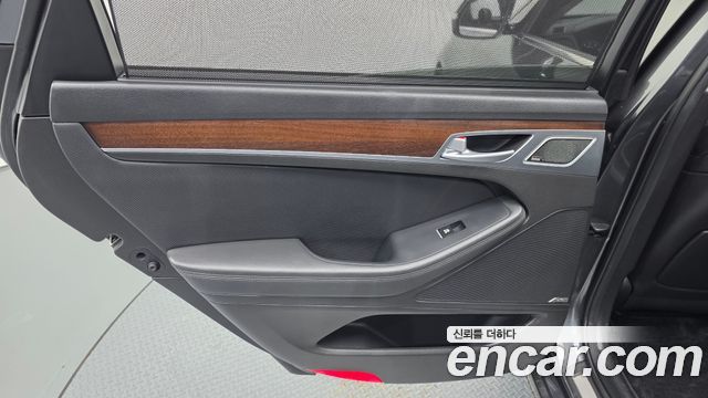 Genesis G80 2017 — photo 15