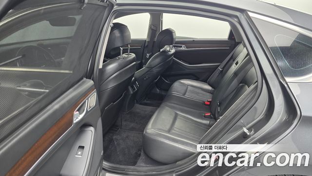 Genesis G80 2017 — photo 16