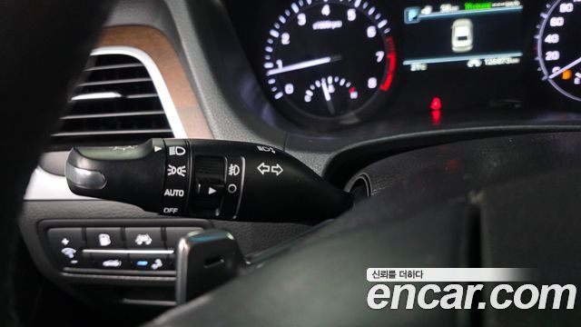 Genesis G80 2017 — photo 28