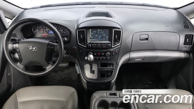 Hyundai Starex 2019 — photo 10