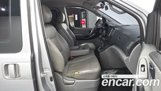 Hyundai Starex 2019 — photo 17