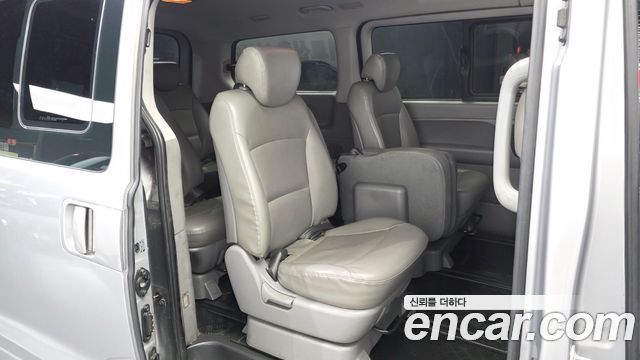 Hyundai Starex 2019 — photo 18
