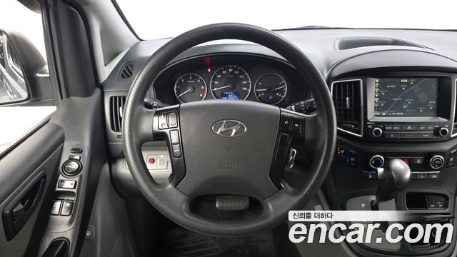 Hyundai Starex 2019 — photo 19