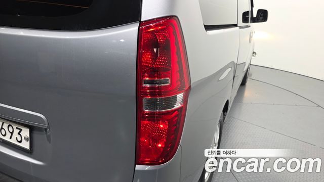 Hyundai Starex 2019 — photo 9